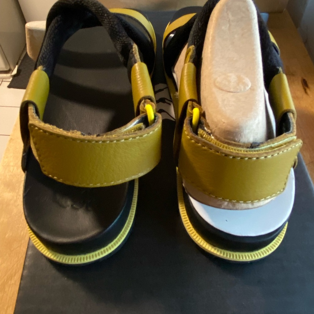 SOREL women’s Roaming Decon sandals in dioxide gold NWB - Picture 9 of 16
